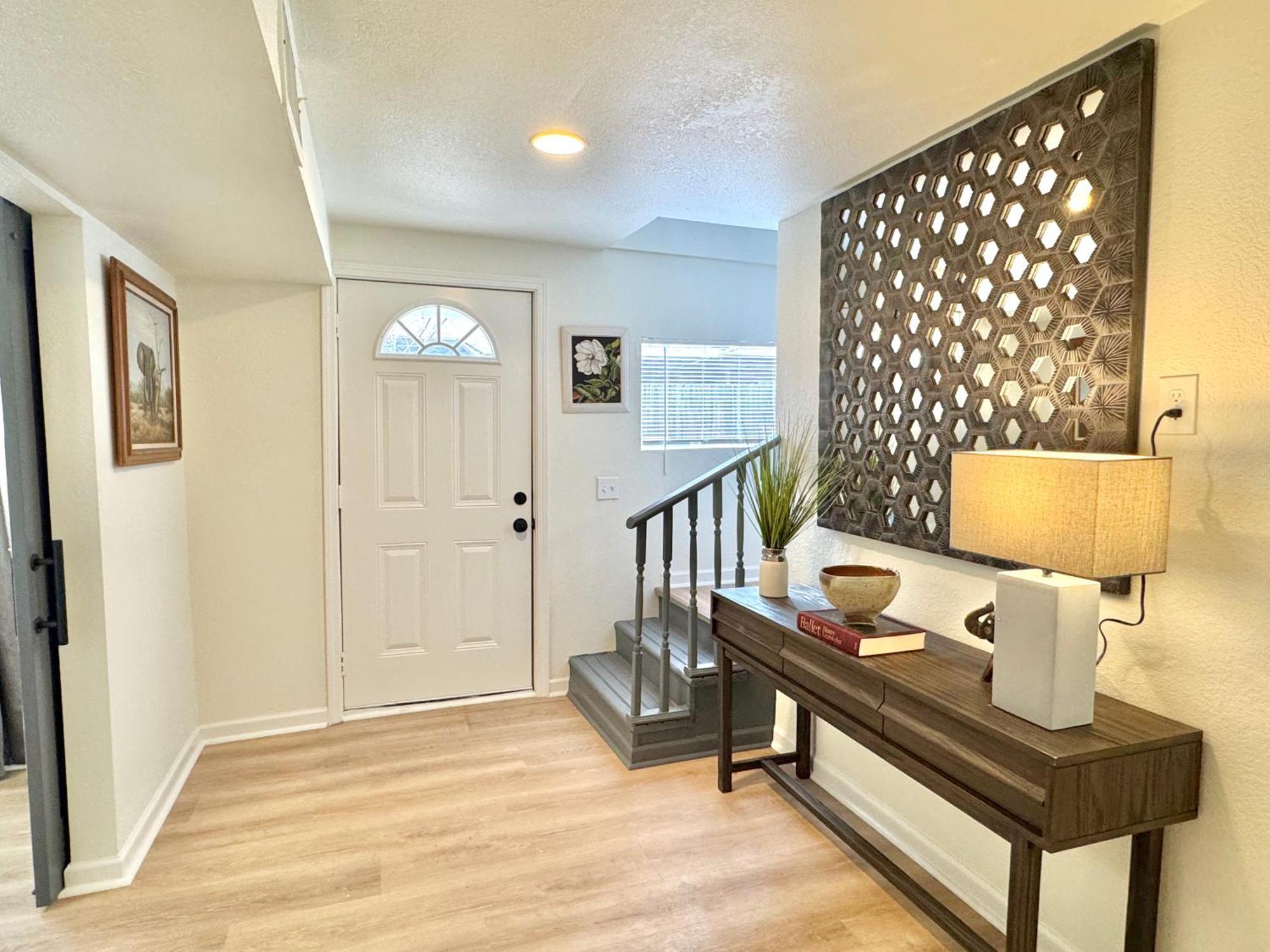 Upgraded - Easy Access To Uptown #n29 *