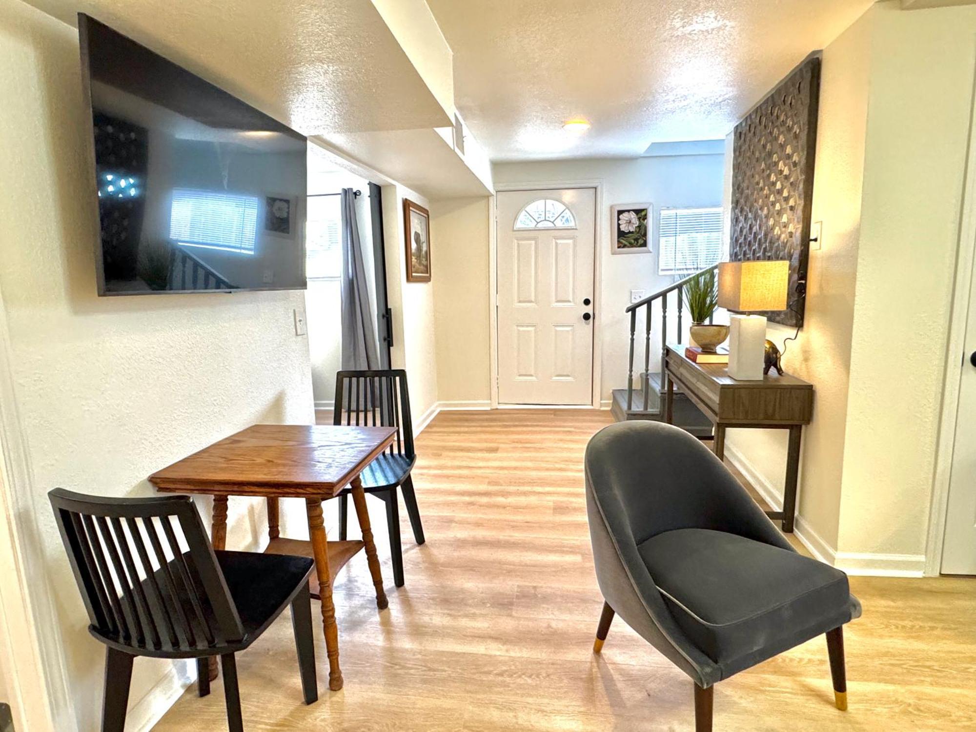 Upgraded - Easy Access To Uptown #n29